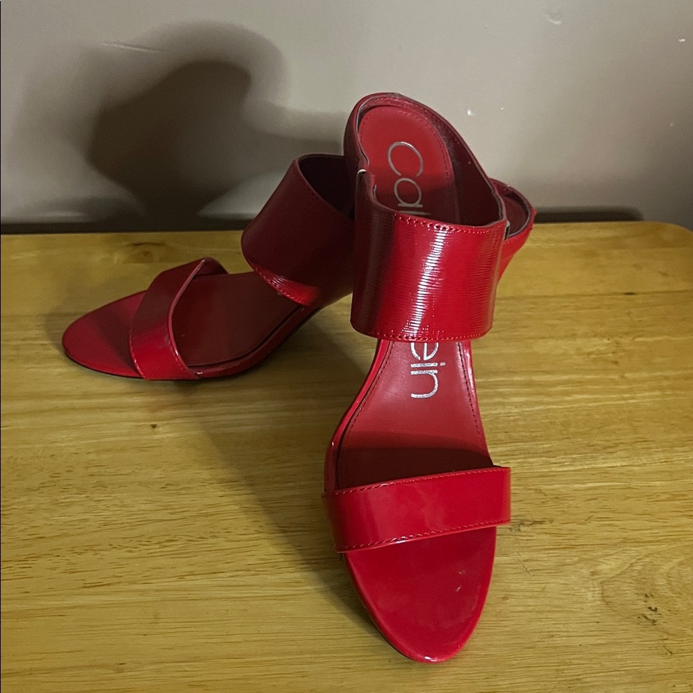 😄Calvin Klein red peep toe strappy heels